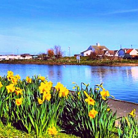 Romantic Lakeside Cottage By The Beach! With Super Cosy Log Burner! The Perfect Escape To Your Home From Home By The Sea! So Relaxing - You Won'T Want To Leave! Pet Friendly! Мейблторп Экстерьер фото