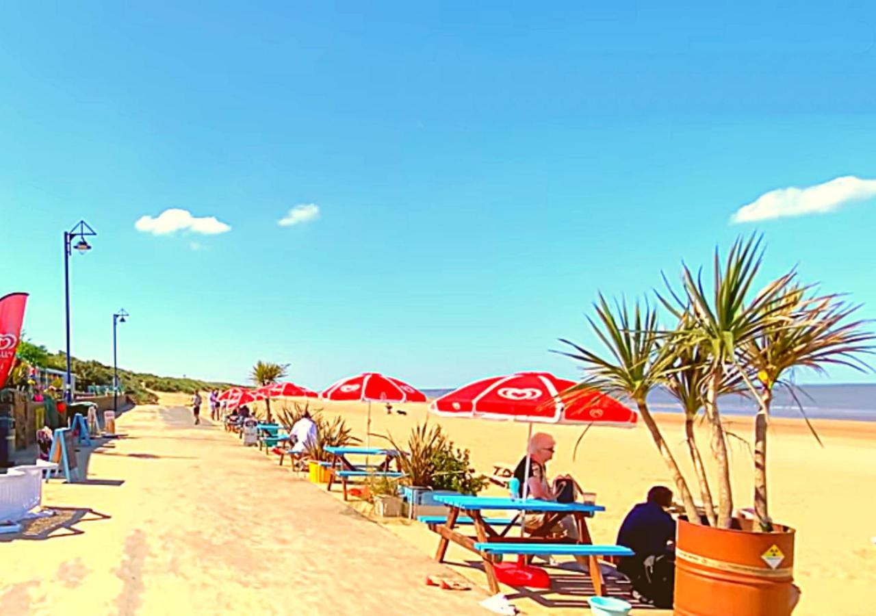 Romantic Lakeside Cottage By The Beach! With Super Cosy Log Burner! The Perfect Escape To Your Home From Home By The Sea! So Relaxing - You Won'T Want To Leave! Pet Friendly! Мейблторп Экстерьер фото