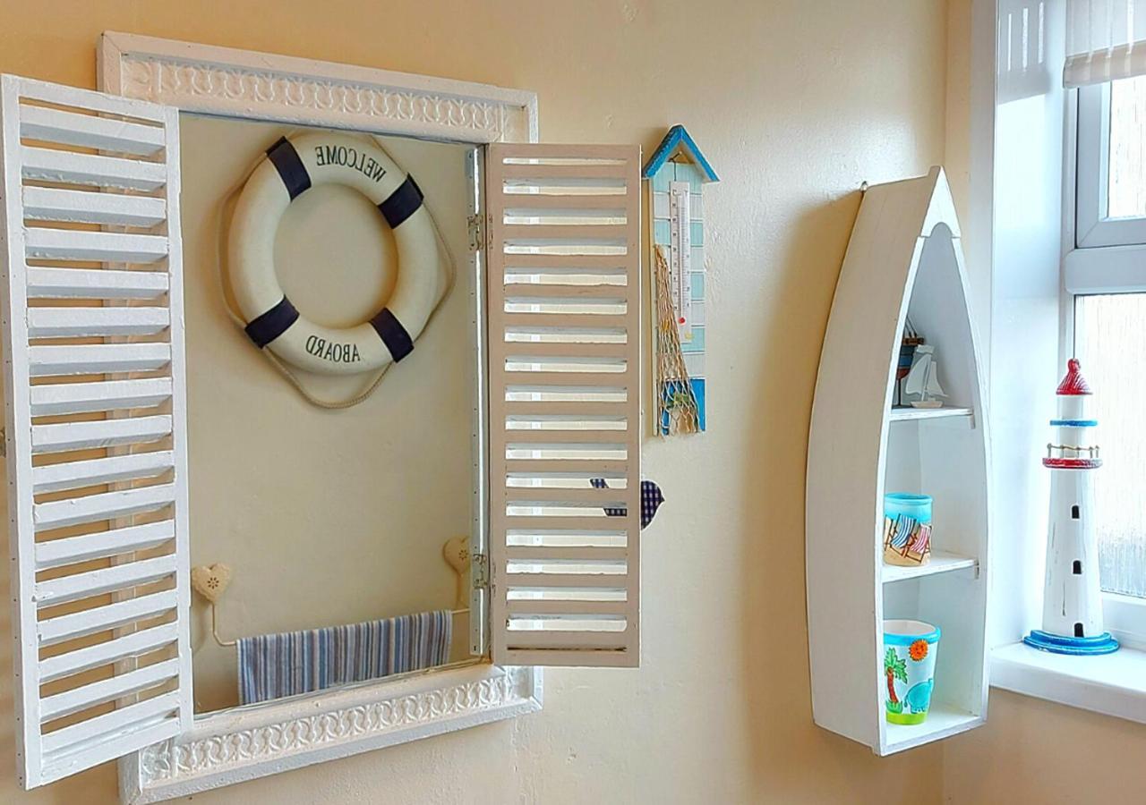 Romantic Lakeside Cottage By The Beach! With Super Cosy Log Burner! The Perfect Escape To Your Home From Home By The Sea! So Relaxing - You Won'T Want To Leave! Pet Friendly! Мейблторп Экстерьер фото