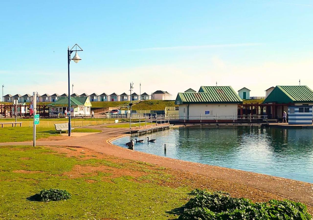 Romantic Lakeside Cottage By The Beach! With Super Cosy Log Burner! The Perfect Escape To Your Home From Home By The Sea! So Relaxing - You Won'T Want To Leave! Pet Friendly! Мейблторп Экстерьер фото