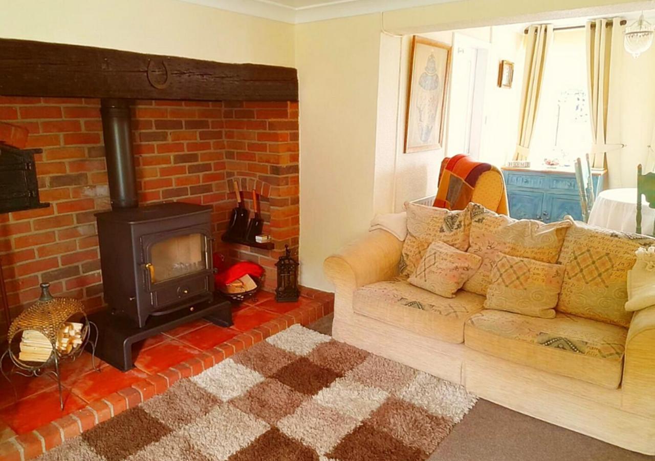 Romantic Lakeside Cottage By The Beach! With Super Cosy Log Burner! The Perfect Escape To Your Home From Home By The Sea! So Relaxing - You Won'T Want To Leave! Pet Friendly! Мейблторп Экстерьер фото